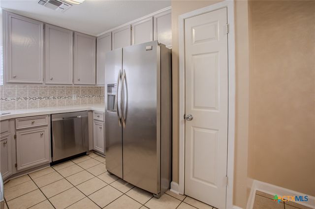 508 Queenswood Trail, Victoria, TX 77901