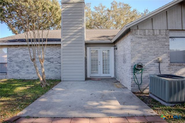 508 Queenswood Trail, Victoria, TX 77901