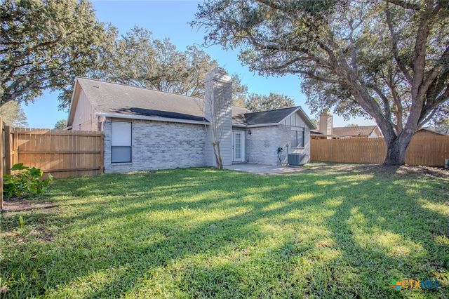 508 Queenswood Trail, Victoria, TX 77901