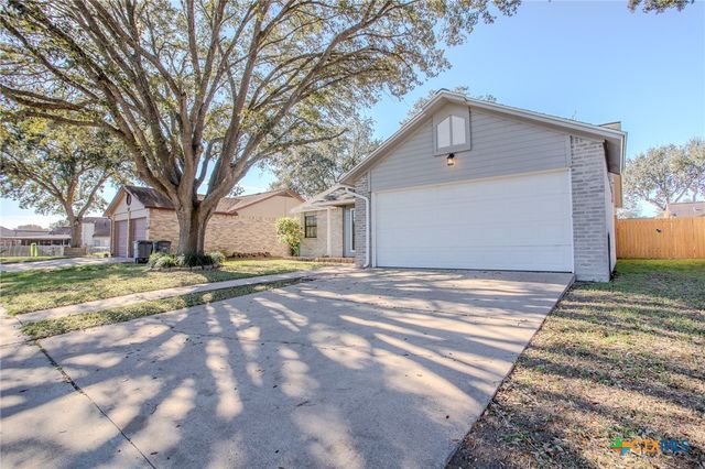 508 Queenswood Trail, Victoria, TX 77901