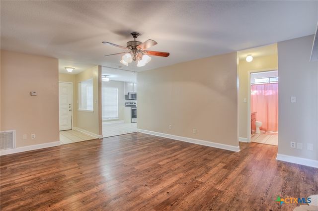 508 Queenswood Trail, Victoria, TX 77901