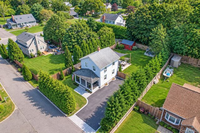 9 Jennings Avenue, Center Moriches, NY 11934