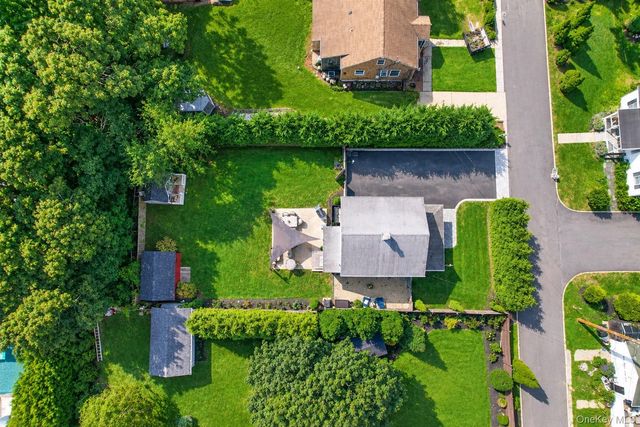 9 Jennings Avenue, Center Moriches, NY 11934