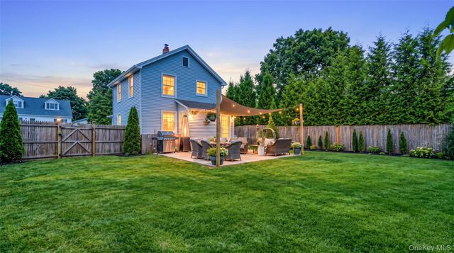9 Jennings Avenue, Center Moriches, NY 11934