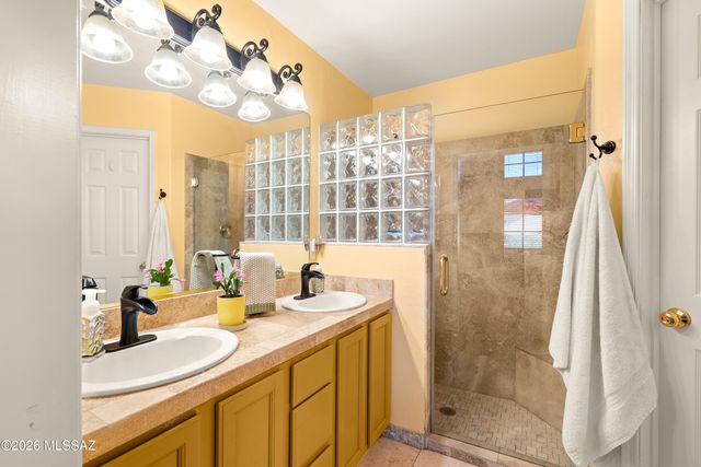 47 E Horizon Circle, Oro Valley, AZ 85737