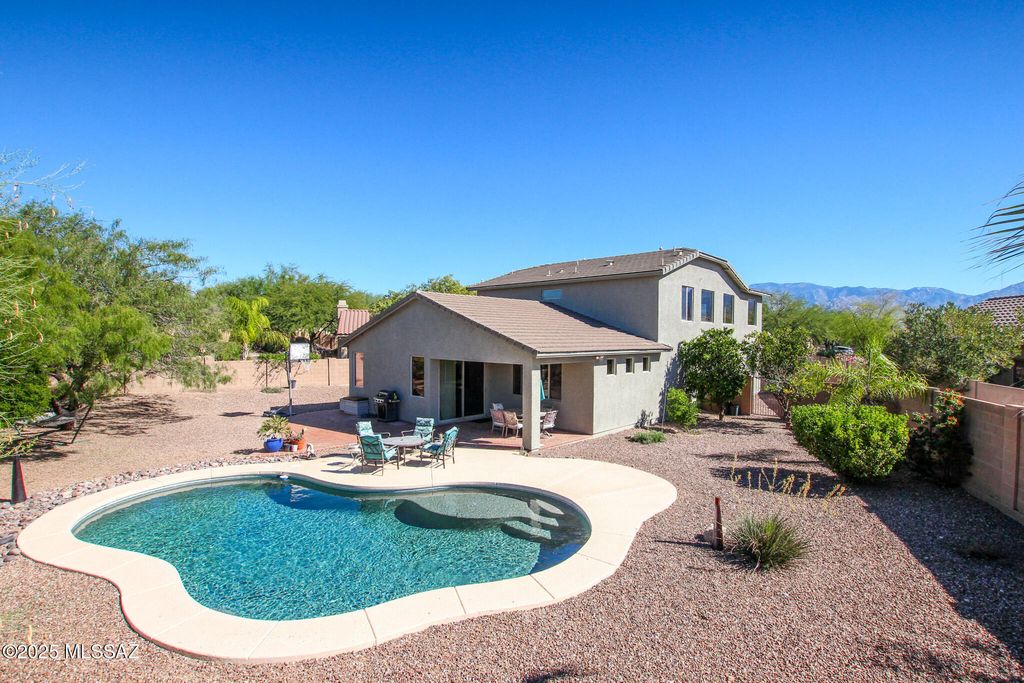 981 W Cork Oak Place, Oro Valley, AZ 85755