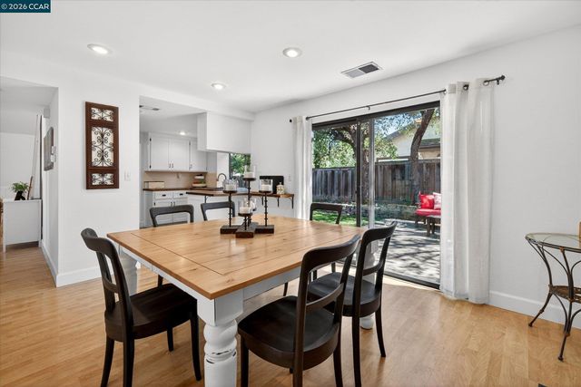 2202 Boulder Creek Ct., Martinez, CA 94553