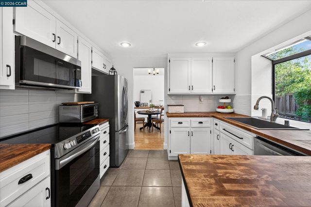 2202 Boulder Creek Ct., Martinez, CA 94553