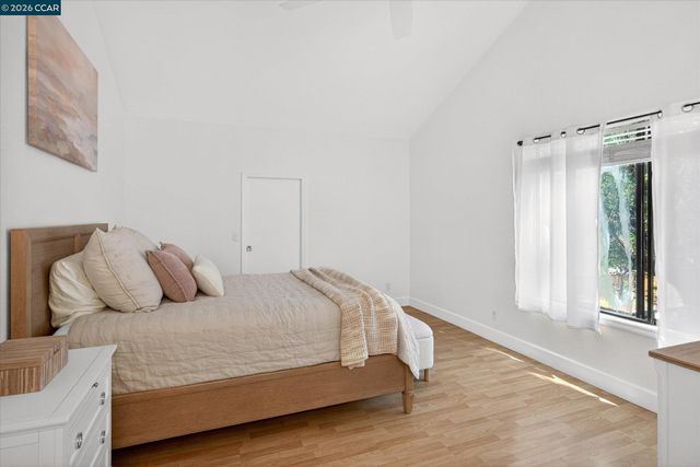 2202 Boulder Creek Ct., Martinez, CA 94553