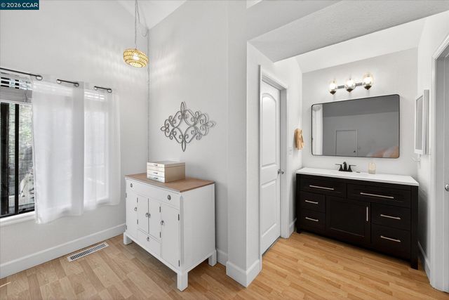 2202 Boulder Creek Ct., Martinez, CA 94553