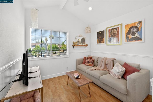 2202 Boulder Creek Ct., Martinez, CA 94553