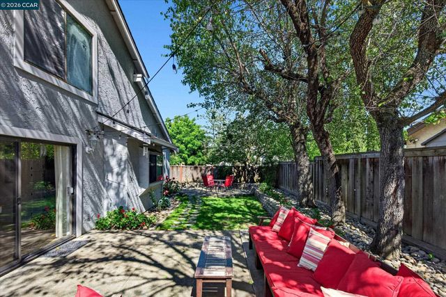 2202 Boulder Creek Ct., Martinez, CA 94553