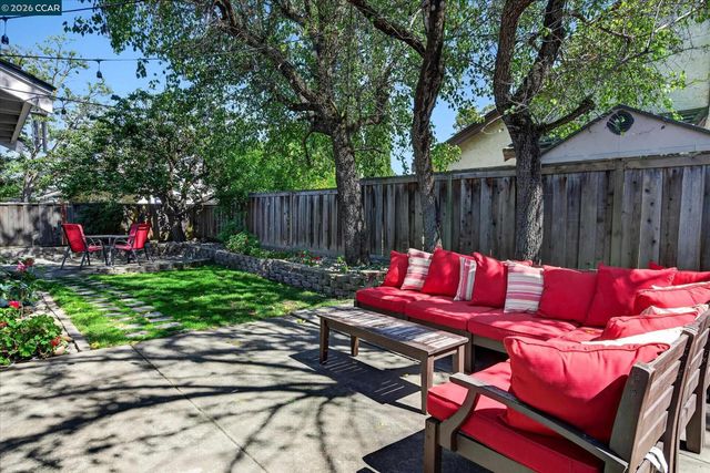 2202 Boulder Creek Ct., Martinez, CA 94553