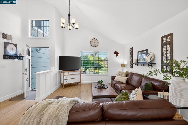 2202 Boulder Creek Ct., Martinez, CA 94553