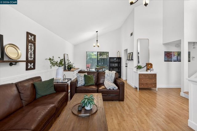 2202 Boulder Creek Ct., Martinez, CA 94553