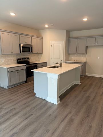 130 Cades Blf, Lebanon, TN 37087