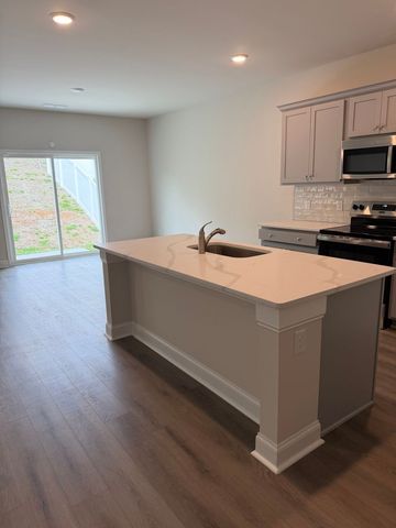 130 Cades Blf, Lebanon, TN 37087