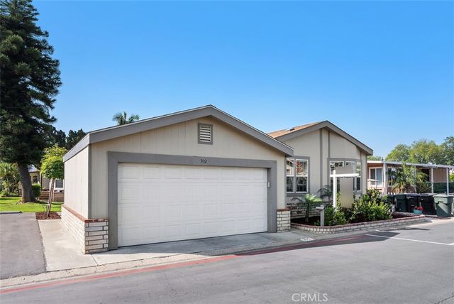 5815 E La Palma E 302, Anaheim, CA 92807