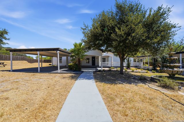 670 Quail Run, Lytle, TX 78052
