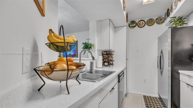 15591 SW 105th Ter 524, Miami, FL 33196