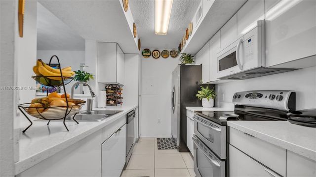 15591 SW 105th Ter 524, Miami, FL 33196