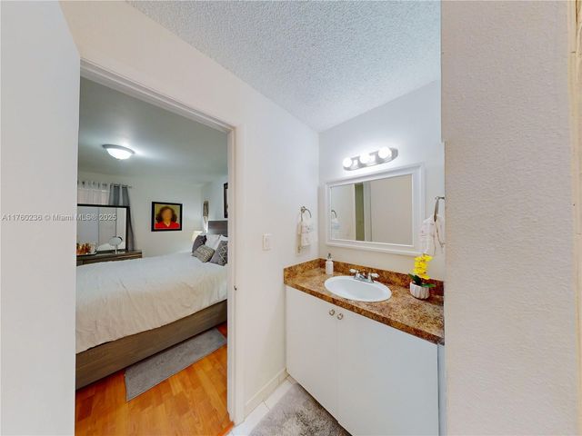 15591 SW 105th Ter 524, Miami, FL 33196