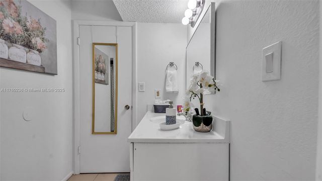 15591 SW 105th Ter 524, Miami, FL 33196