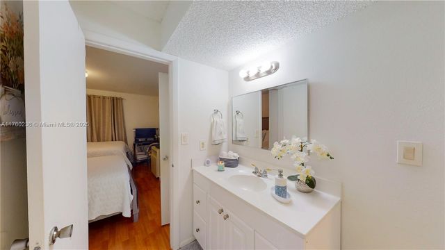 15591 SW 105th Ter 524, Miami, FL 33196