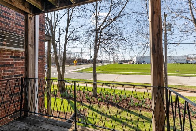 5740 East Avenue 2C, Countryside, IL 60525