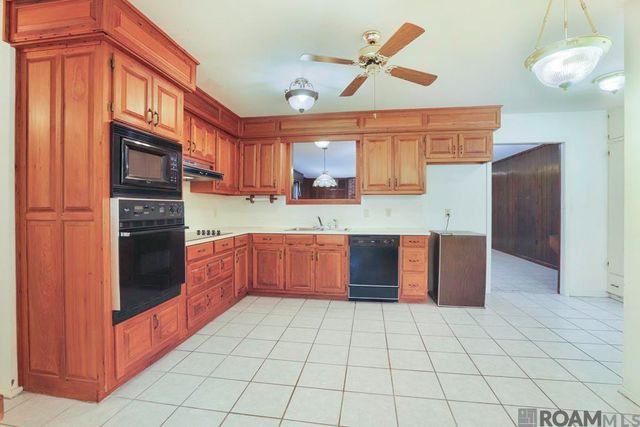 11444 St Lawrence Dr, Baton Rouge, LA 70811