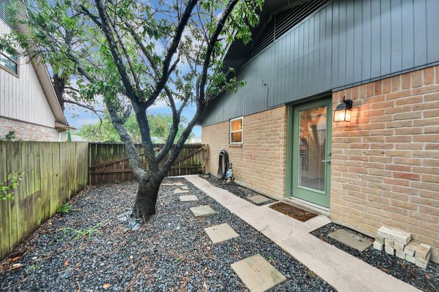 7527 Brush Wood Drive, Houston, TX 77088