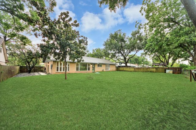 7527 Brush Wood Drive, Houston, TX 77088