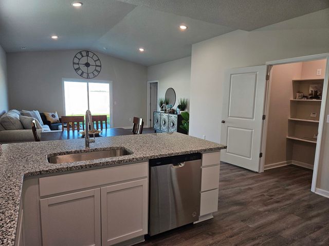 1010 N Forestview Ct, Wichita, KS 67235