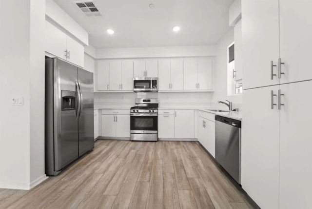 5284 Beachfront Cove 245, San Diego, CA 92154