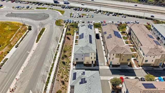 5284 Beachfront Cove 245, San Diego, CA 92154