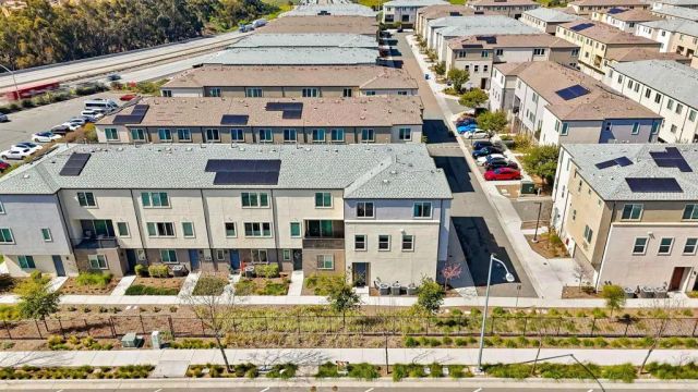 5284 Beachfront Cove 245, San Diego, CA 92154