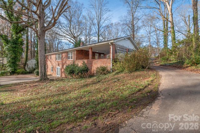 624 Brentwood Court, Winston Salem, NC 27104