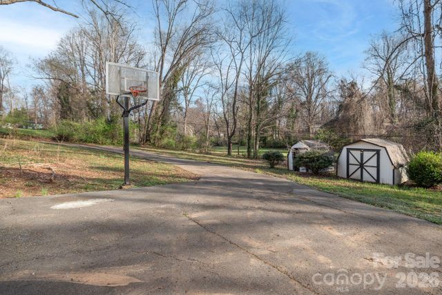 624 Brentwood Court, Winston Salem, NC 27104