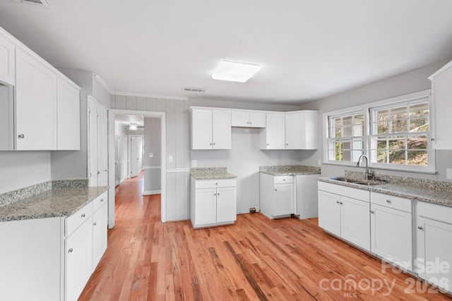 624 Brentwood Court, Winston Salem, NC 27104