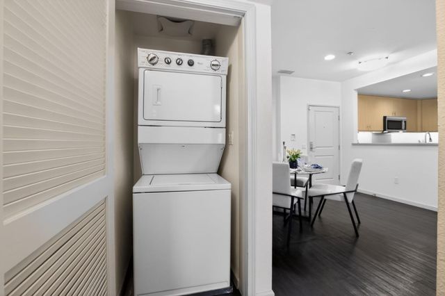 10745 N De Anza Boulevard 215, Cupertino, CA 95014