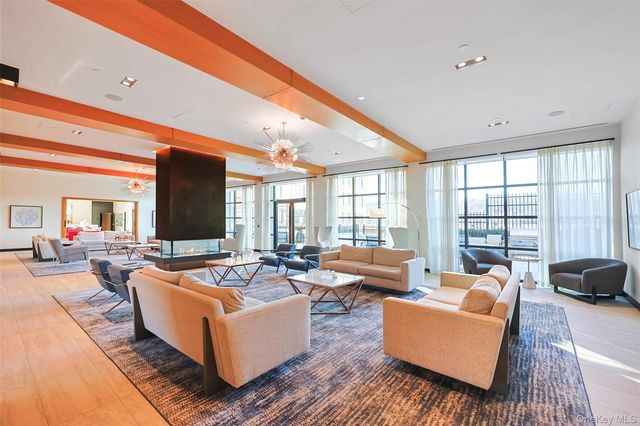 100 Garvies Point Road 1024, Glen Cove, NY 11542