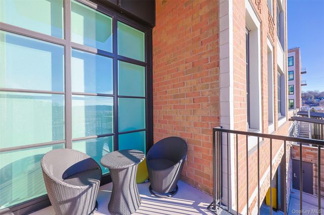 100 Garvies Point Road 1024, Glen Cove, NY 11542