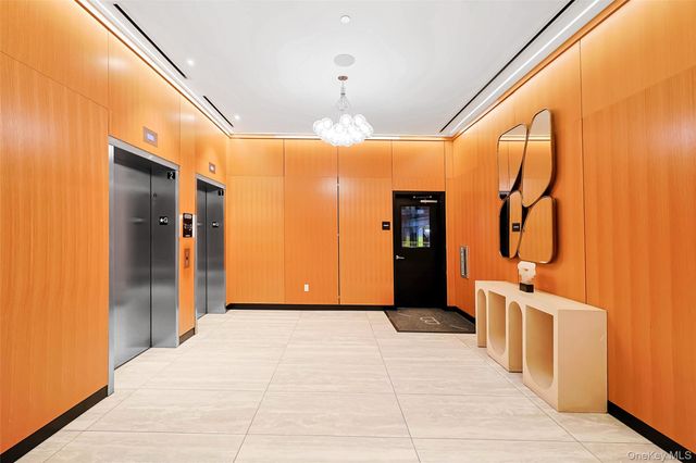 100 Garvies Point Road 1024, Glen Cove, NY 11542