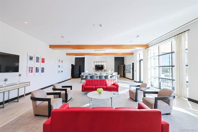 100 Garvies Point Road 1024, Glen Cove, NY 11542