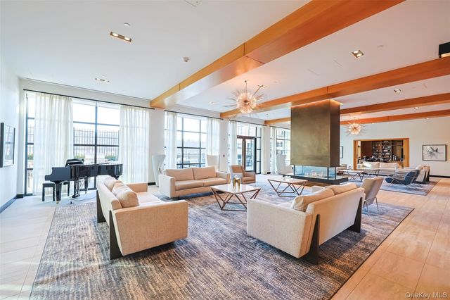 100 Garvies Point Road 1024, Glen Cove, NY 11542