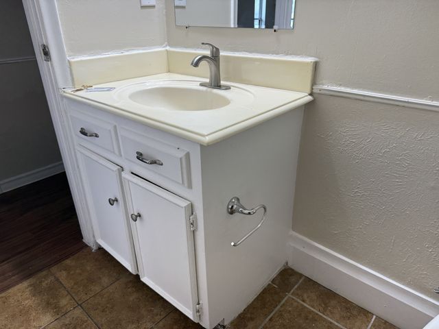 705 Kingsbridge Drive, Garland, TX 75040