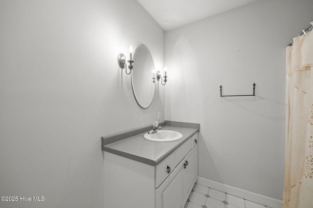 144 E River Acres Road, Washington, NC 27889