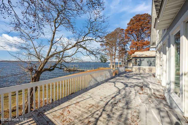 144 E River Acres Road, Washington, NC 27889