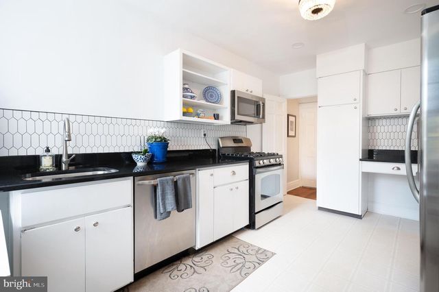702 GREENHILL AVE, Wilmington, DE 19805