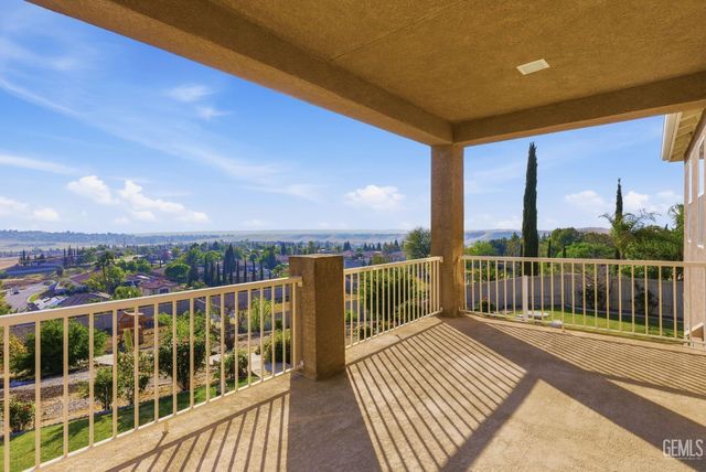 14011 Raphael Avenue, Bakersfield, CA 93306